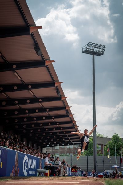 Marcel Meyer (Hannover 96) im Weitsprung am 07.05.2022 beim Stadtwerke Ratingen Mehrkampf-Meeting 2022 in Ratingen